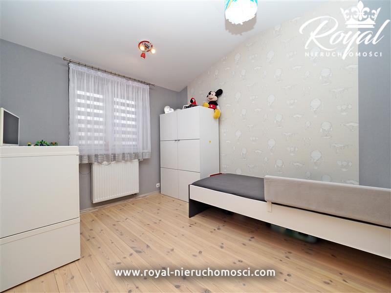 Skrajny dom szeregowy 2012r. na fajnym osiedlu ! (13)