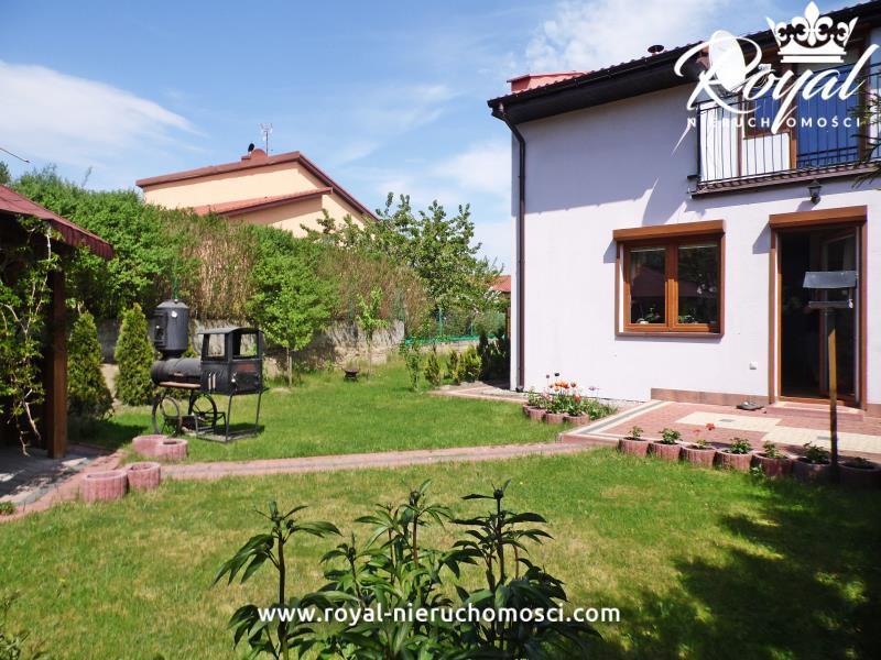 Skrajny dom szeregowy 2012r. na fajnym osiedlu ! (3)