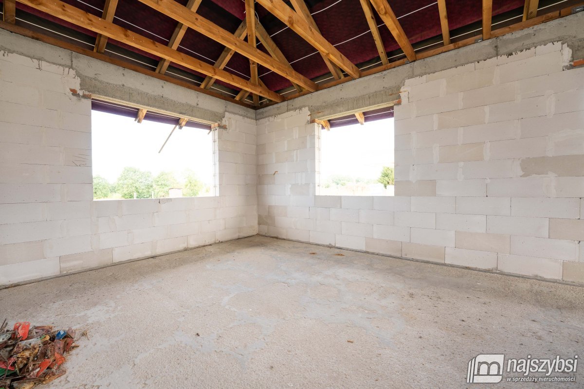 Nowogard - dom  w stanie surowym z dachem (10)