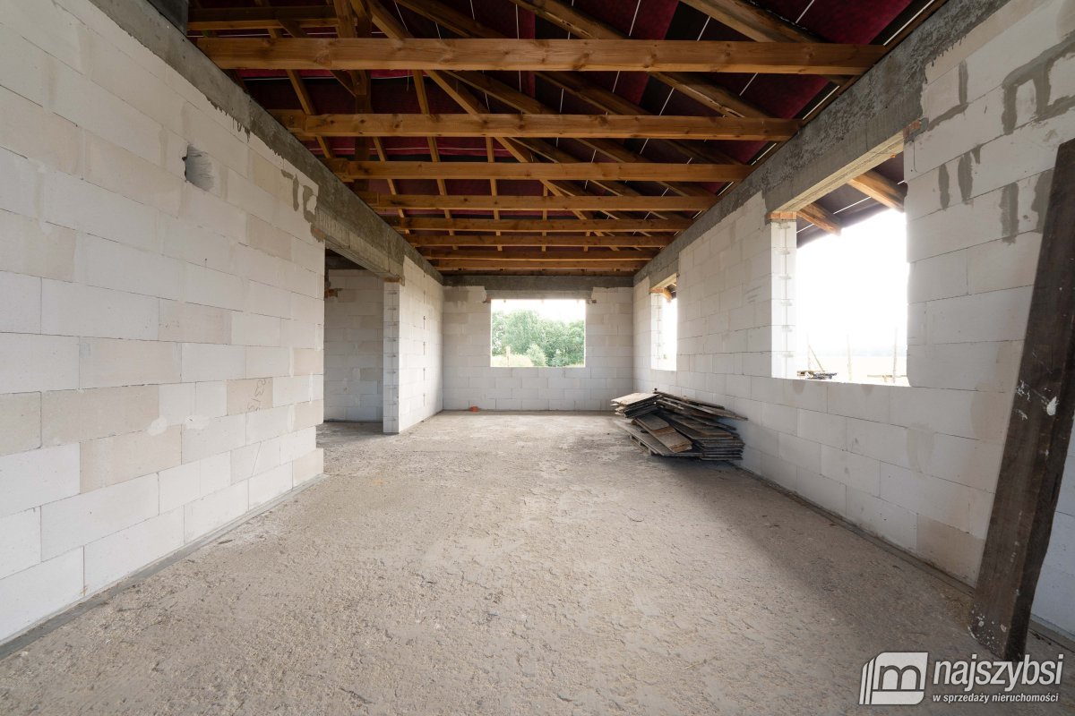 Nowogard - dom  w stanie surowym z dachem (8)