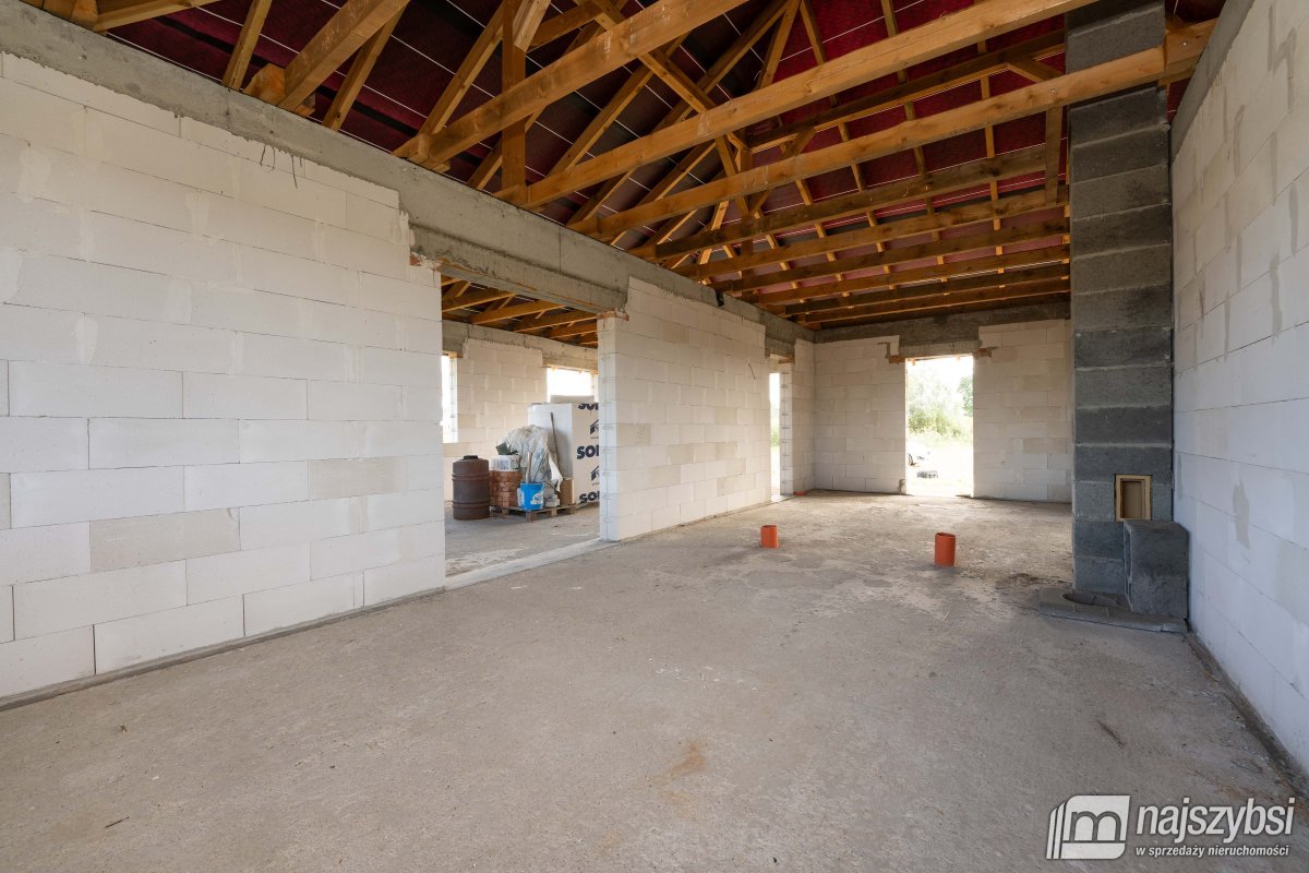 Nowogard - dom  w stanie surowym z dachem (9)