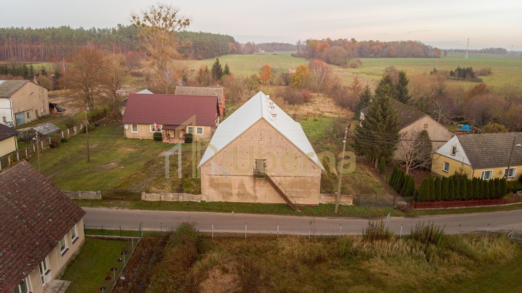 Obiekt magazynowo-gospodarczy  o pow. ok. 350 m2 (3)