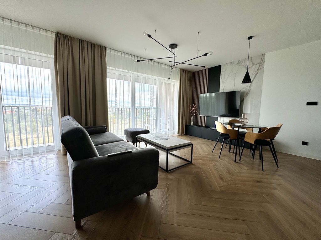 2 pokoje! Nowy apartament! Miejsce parkingowe w (2)