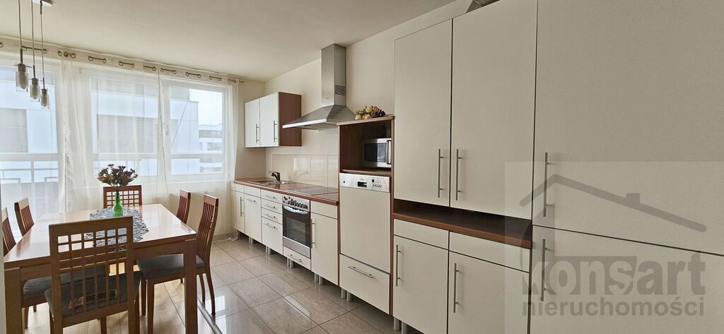 3 pokoje z miejscem postojowym, Jasne Błonia (1)