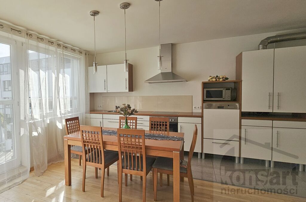 3 pokoje z miejscem postojowym, Jasne Błonia (2)