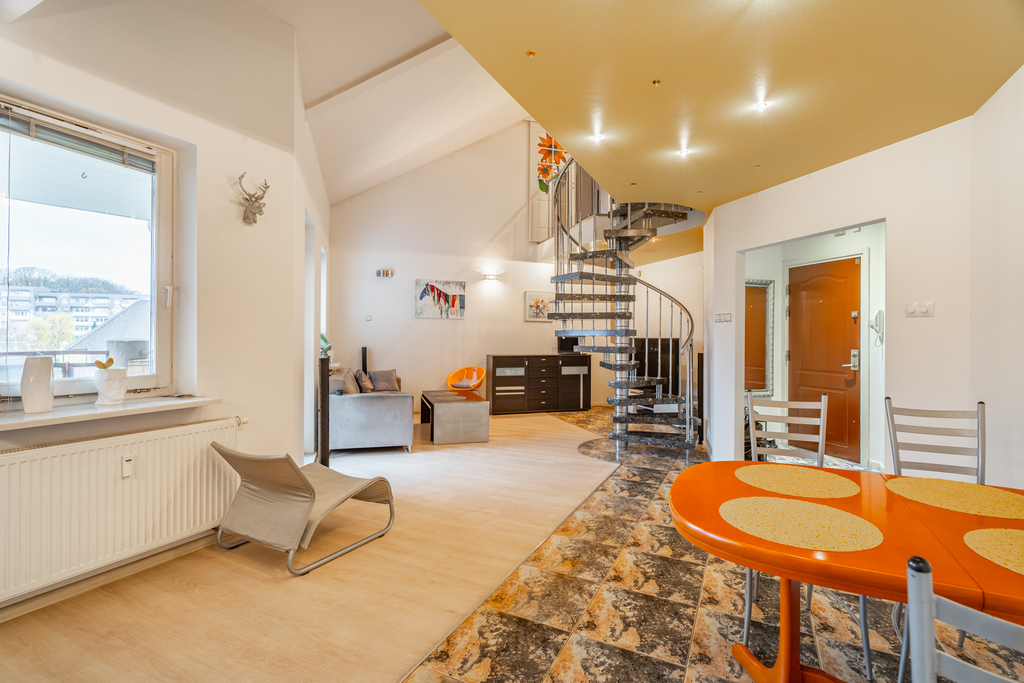 154 m2, 6 pokoi, 2 balkony, piwnica, super okolica (5)