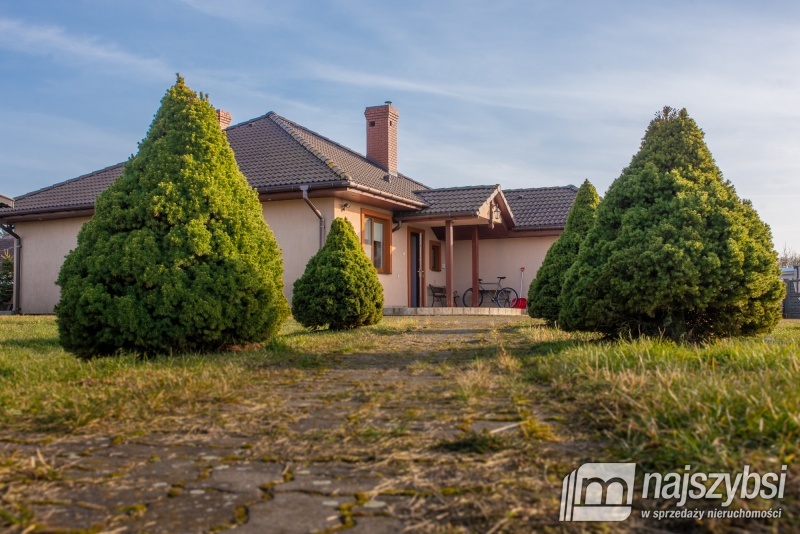 Przybiernów okolica- dom ze stawem (22)