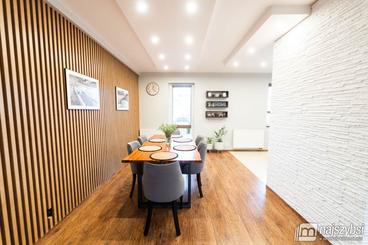 Kołobrzeg duże, dwupoziomowe mieszkanie (11)