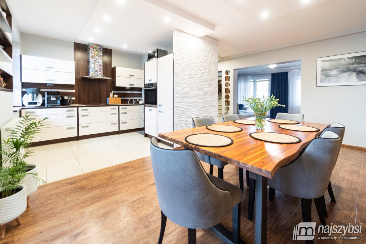 Kołobrzeg duże, dwupoziomowe mieszkanie (14)