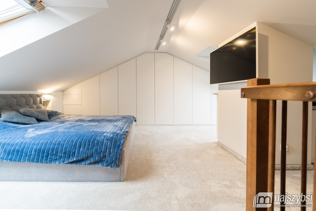 Kołobrzeg duże, dwupoziomowe mieszkanie (21)