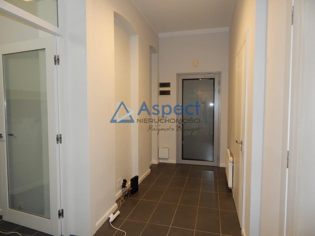 Wynajem. atrakyjny lokal w Centrum (9)