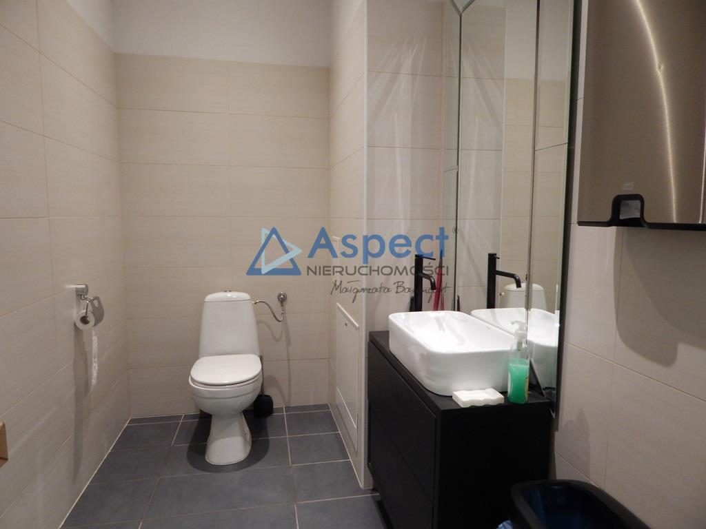 Wynajem. atrakyjny lokal w Centrum (10)