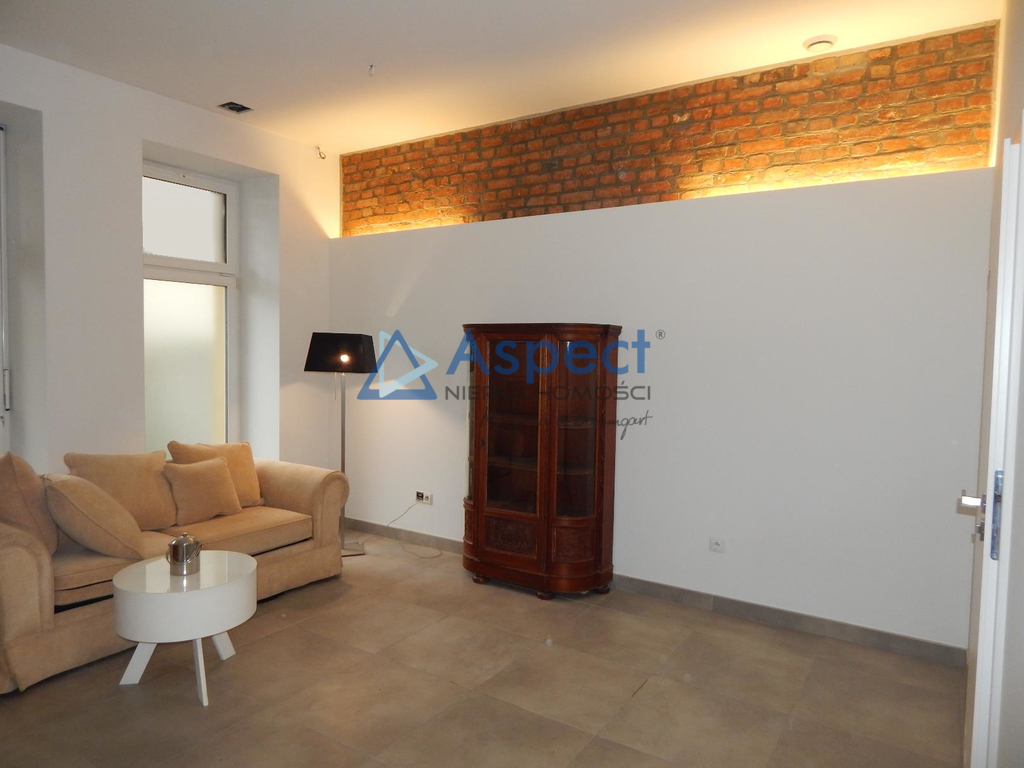 Wynajem. atrakyjny lokal w Centrum (11)