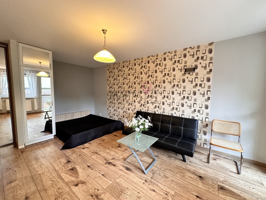 Kawalerka w bloku z cegły | Balkon | os. Bukowe (3)