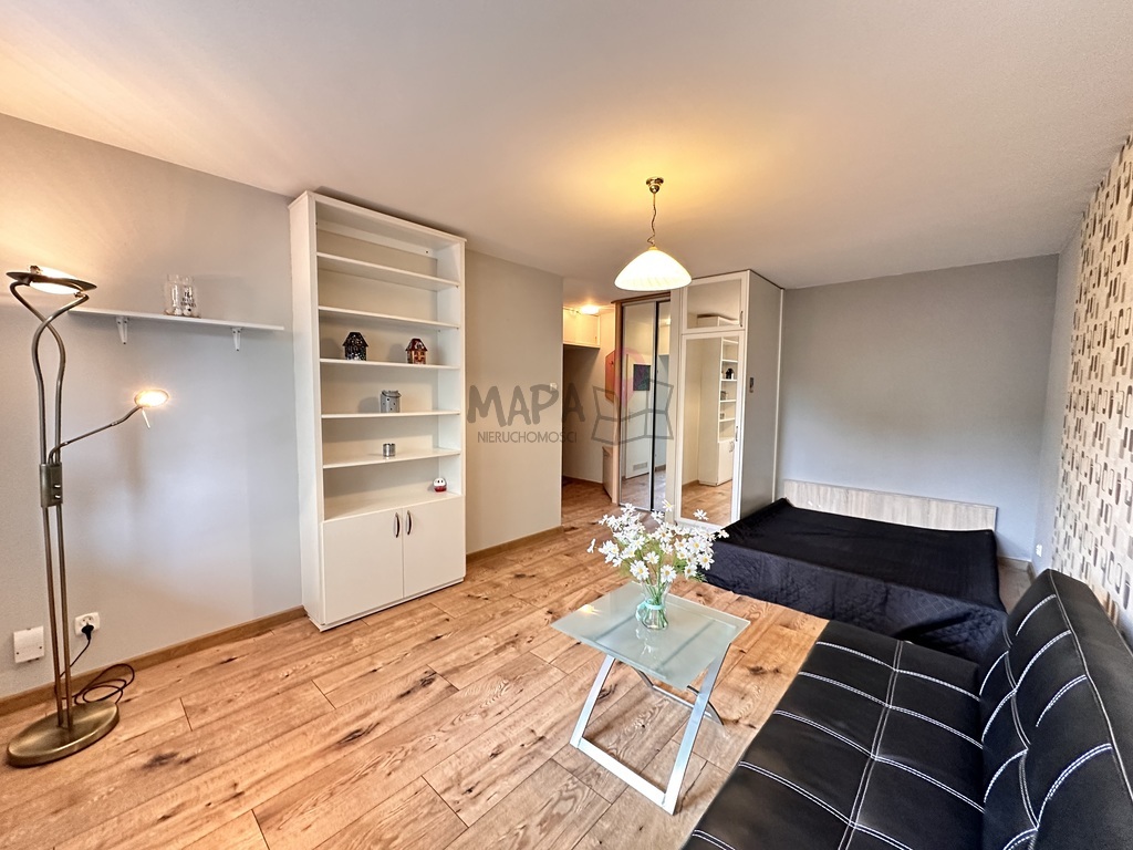 Kawalerka w bloku z cegły | Balkon | os. Bukowe (1)