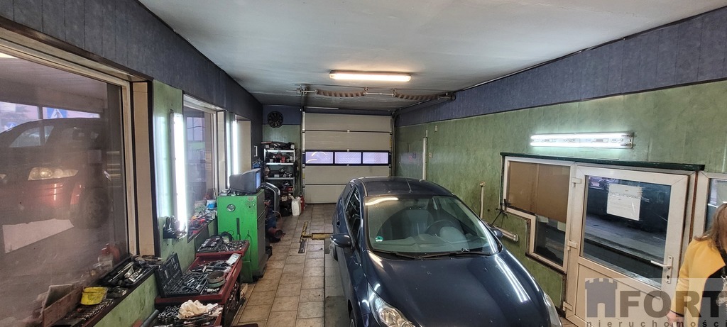 Na sprzedaż warsztat samochodowy + dom. Okazja !!! (9)