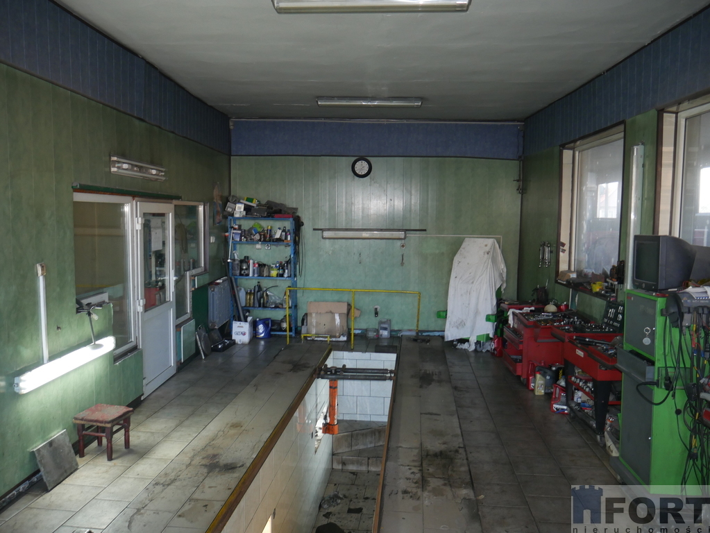 Na sprzedaż warsztat samochodowy + dom. Okazja !!! (12)