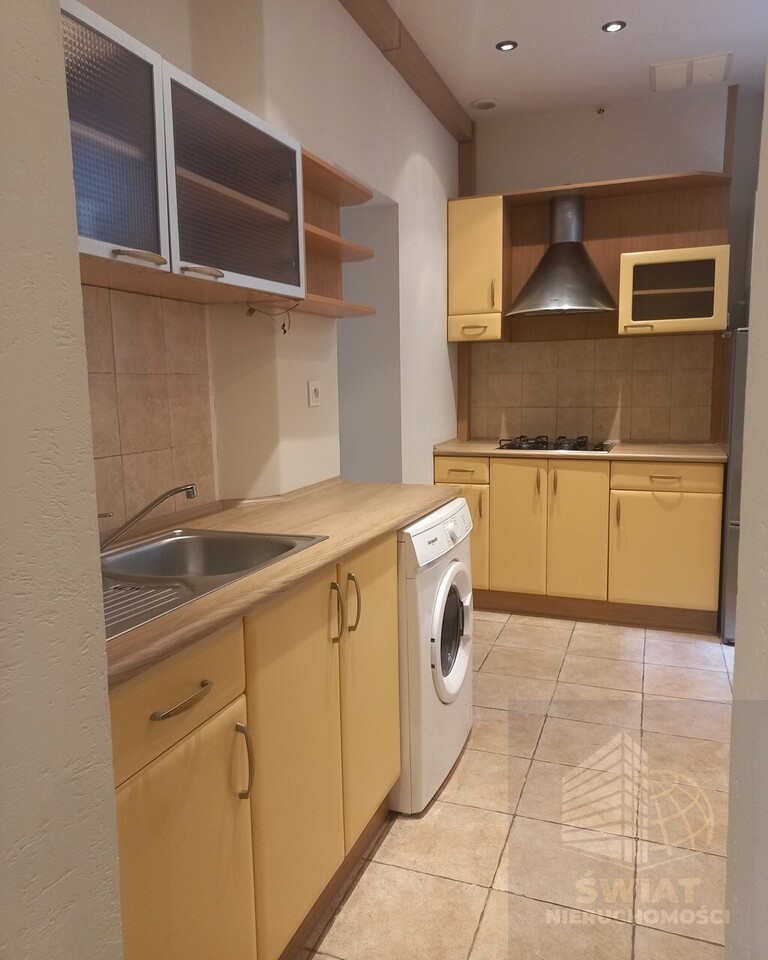 Mieszkanie 2-pokojowe w kamienicy z dobrą komunika (6)