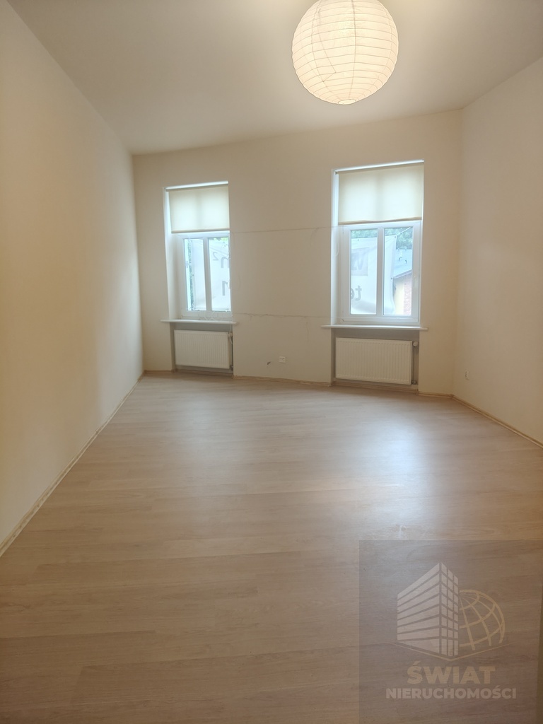 Mieszkanie 2-pokojowe w kamienicy z dobrą komunika (2)