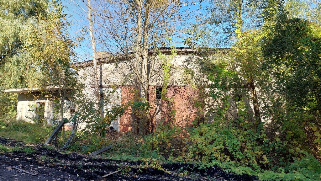 Hala z budynkiem biurowym (8)