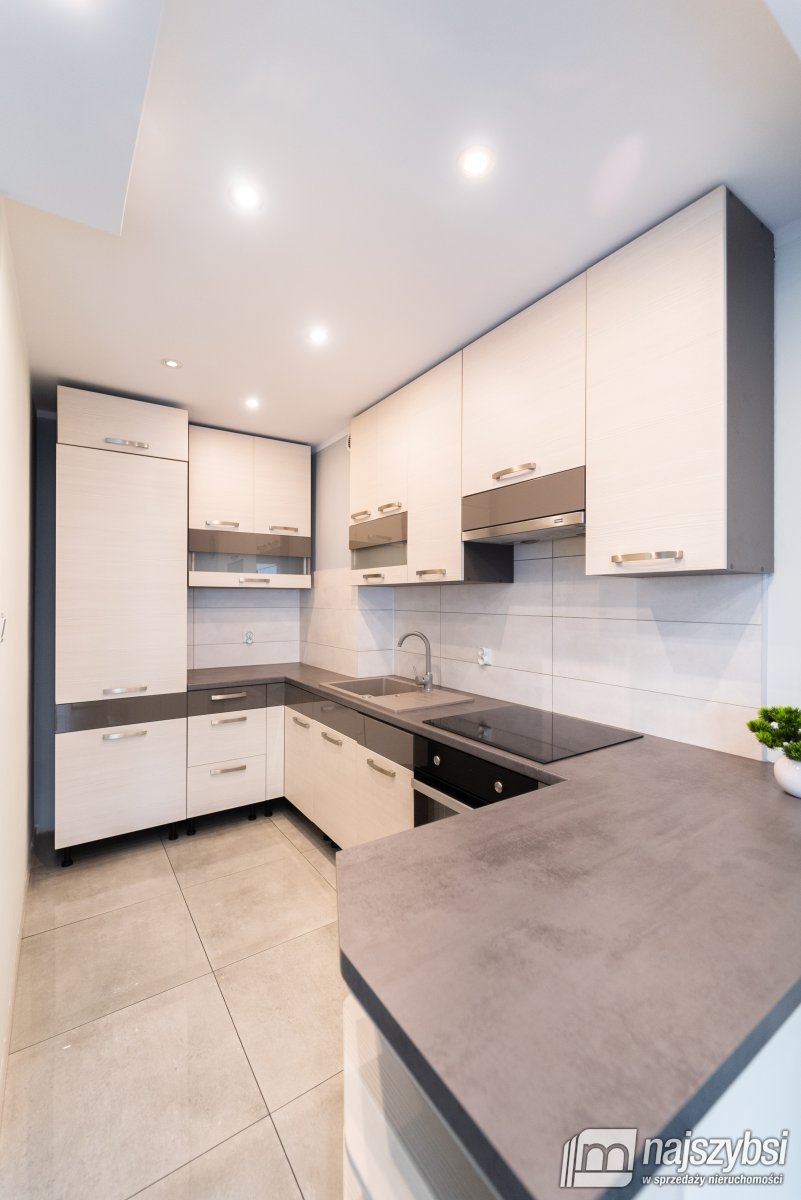 Świnoujście - 2 pok. | miejsce postojowe | piwnica (10)