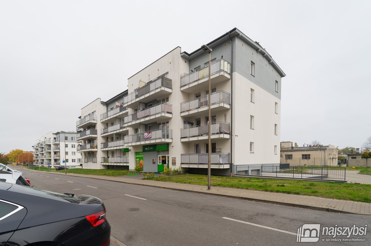 Świnoujście - 2 pok. | miejsce postojowe | piwnica (2)