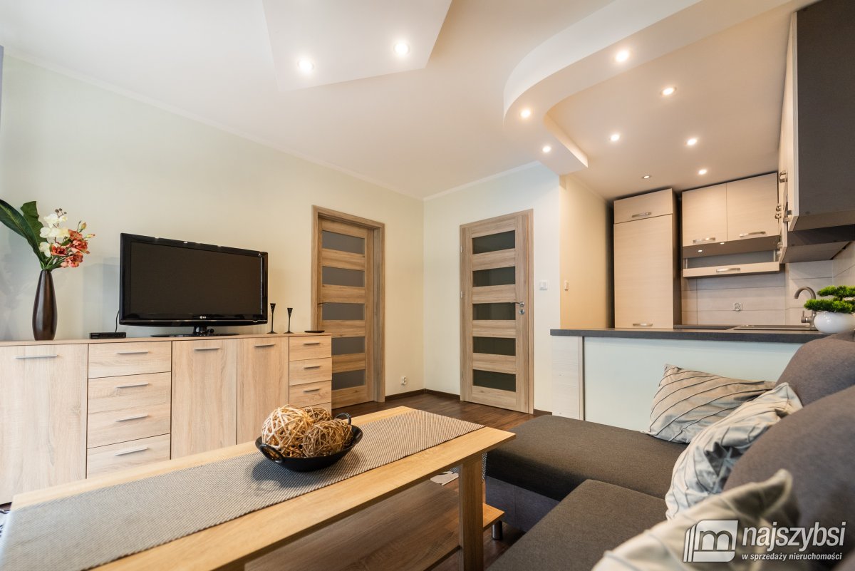 Świnoujście - 2 pok. | miejsce postojowe | piwnica (8)