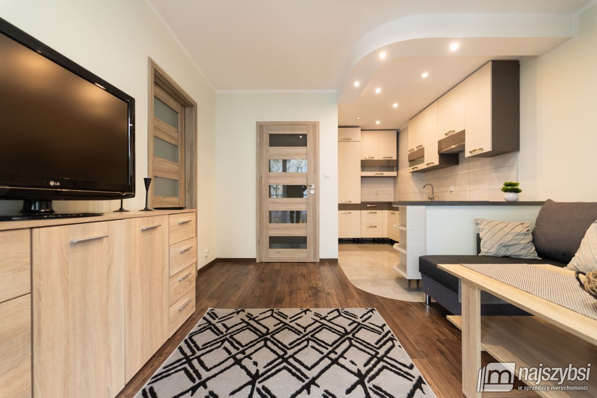 Świnoujście - 2 pok. | miejsce postojowe | piwnica (9)