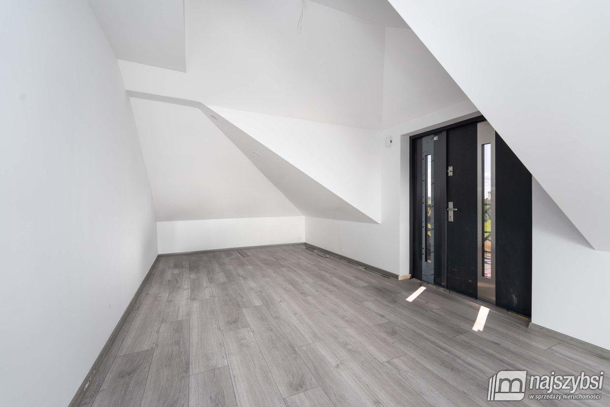 Kołobrzeg -  Stramnica-dwa domy w jednym (11)