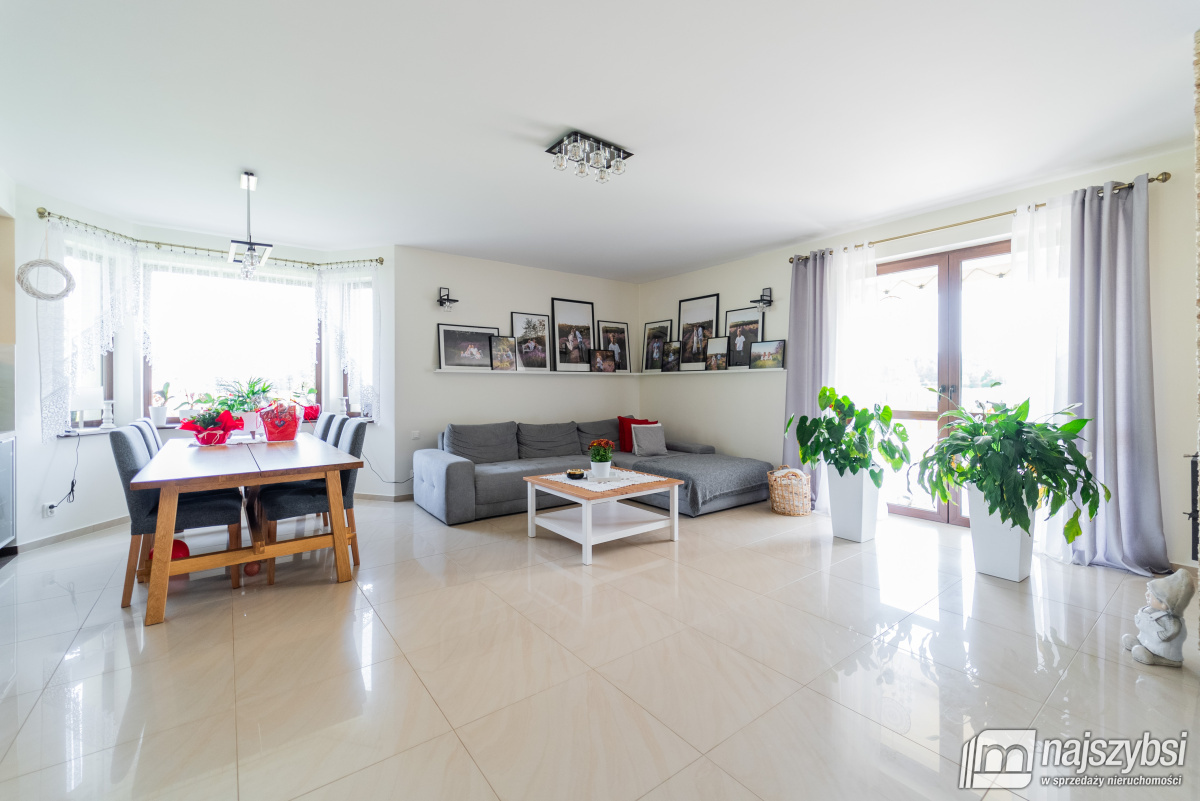 Przybiernów- dom z dużą działką (10)