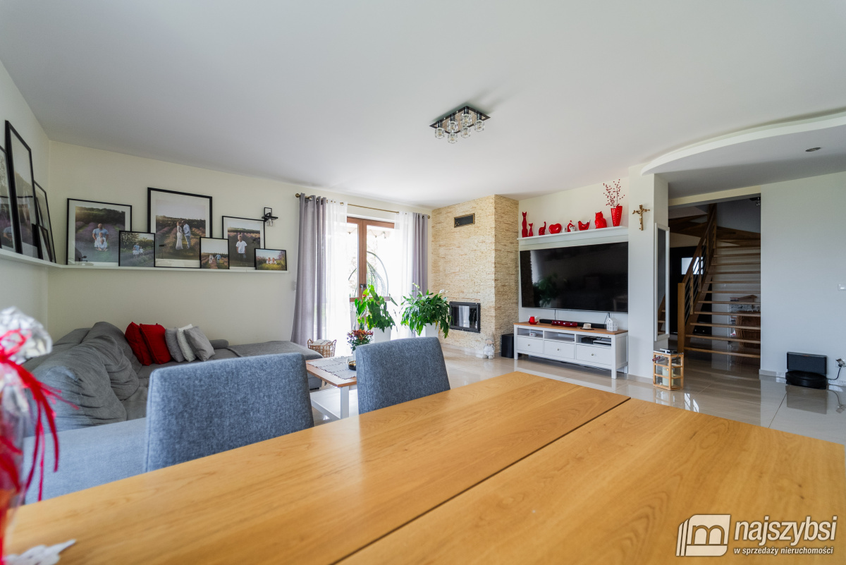 Przybiernów- dom z dużą działką (11)