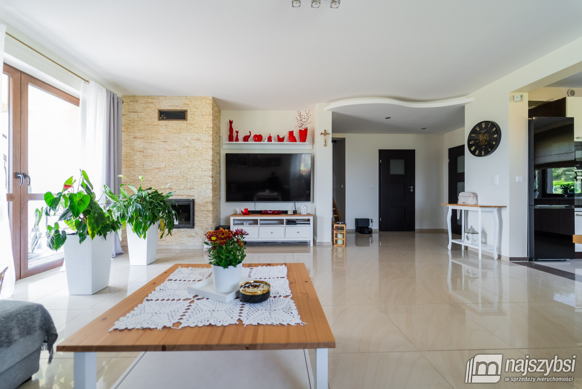 Przybiernów- dom z dużą działką (12)