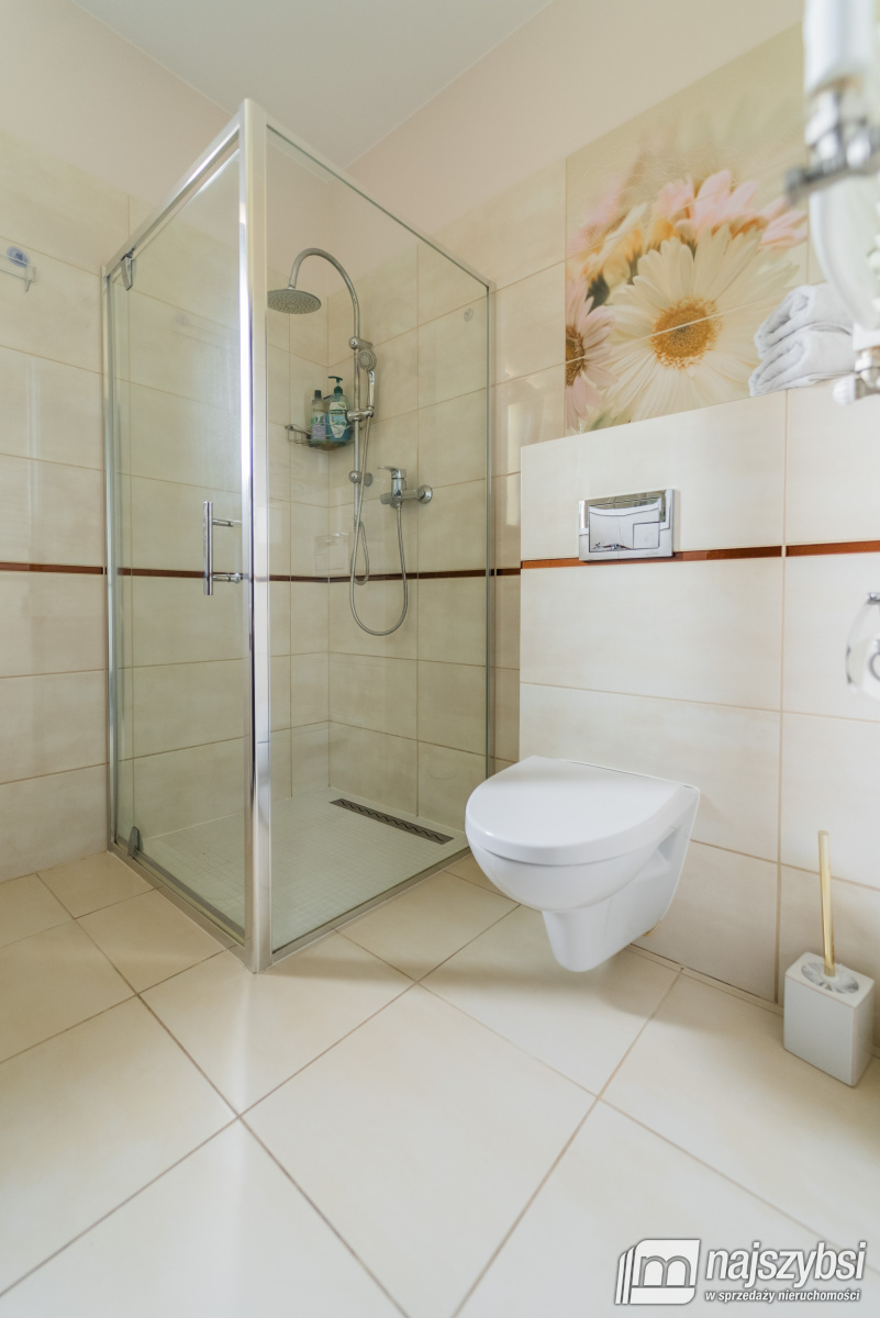 Przybiernów- dom z dużą działką (20)