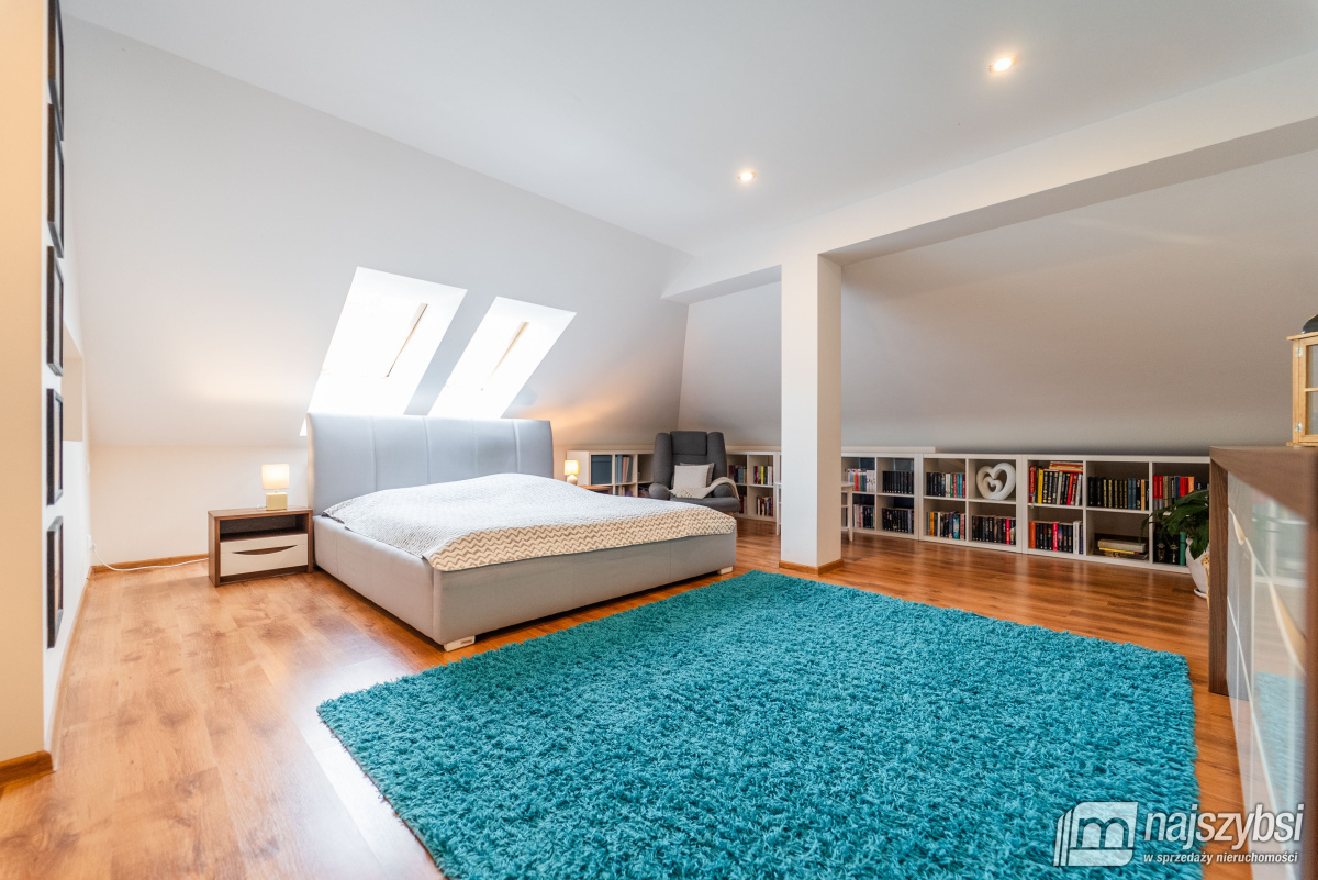 Przybiernów- dom z dużą działką (27)