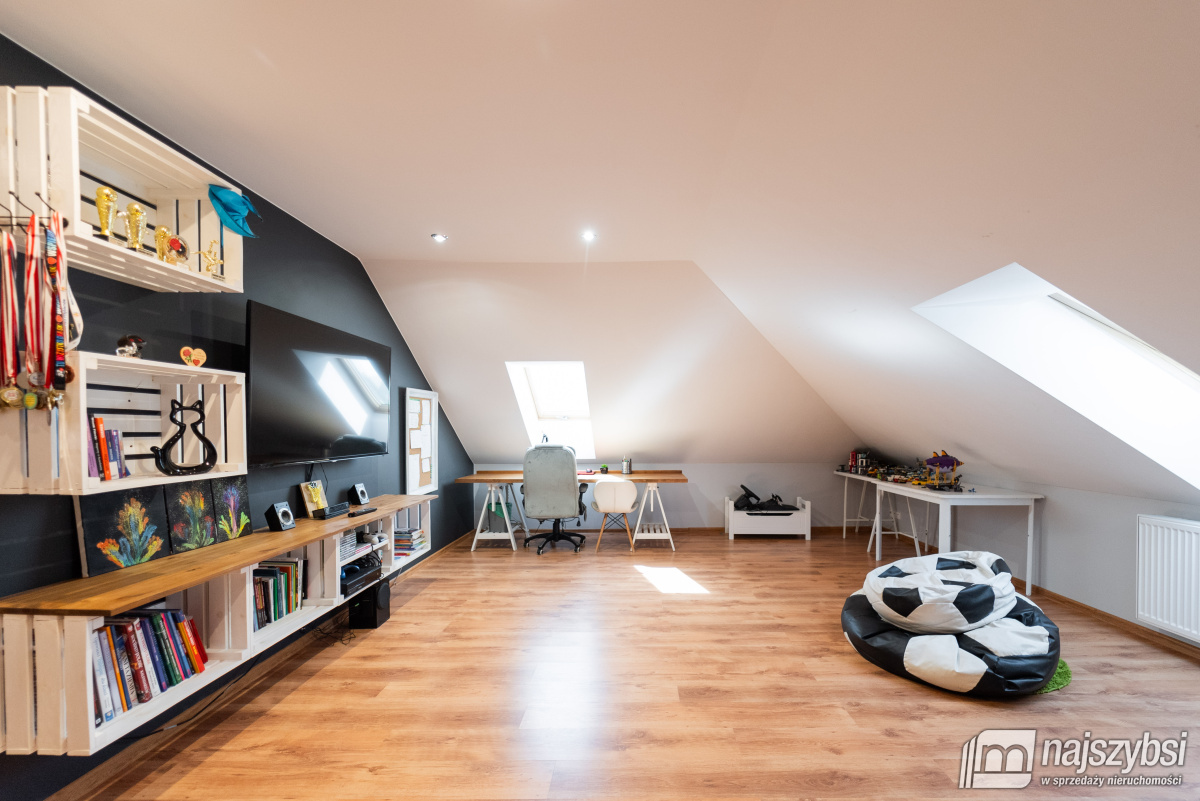 Przybiernów- dom z dużą działką (33)