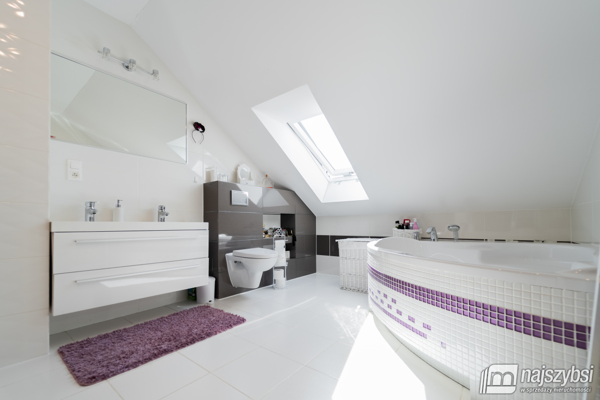 Przybiernów- dom z dużą działką (34)