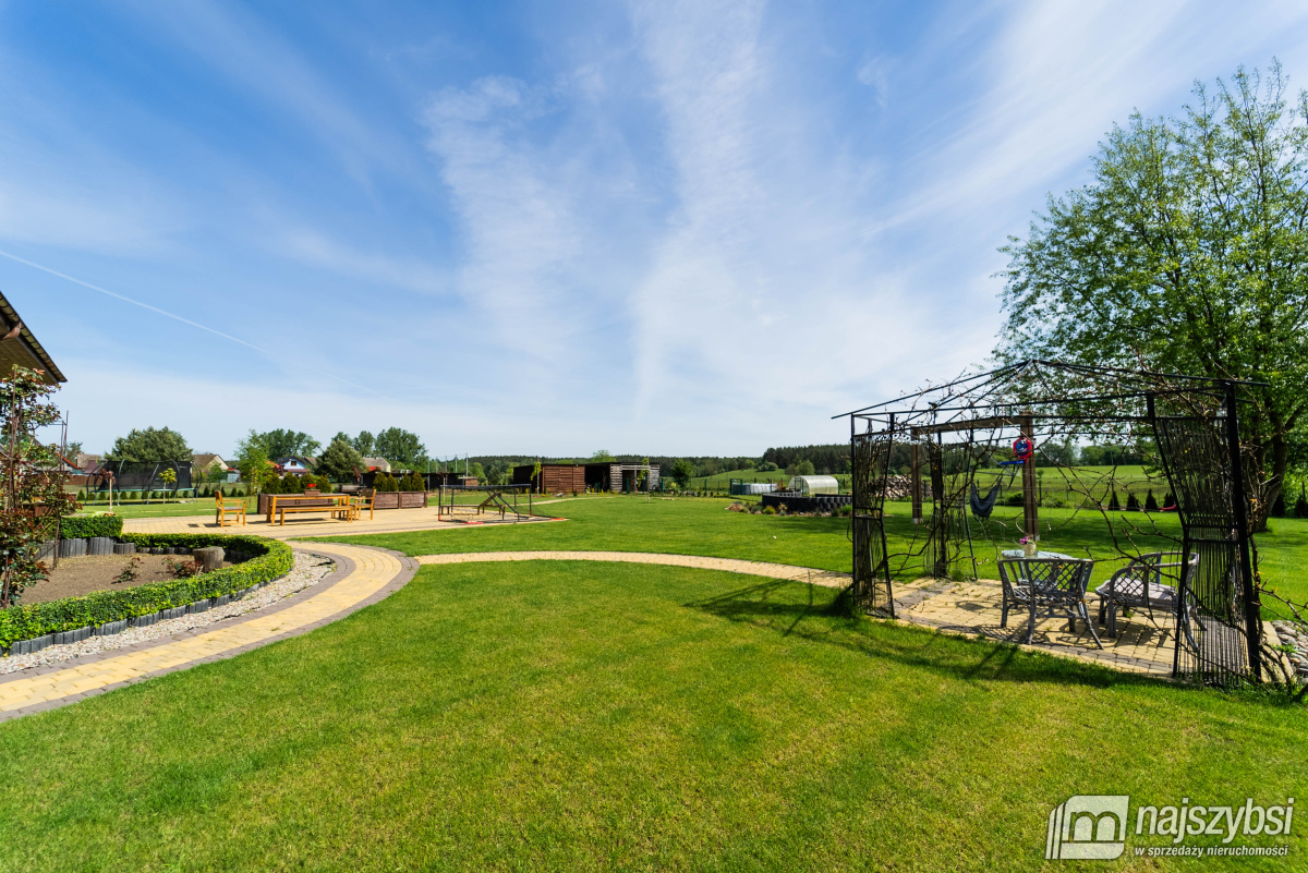 Przybiernów- dom z dużą działką (4)
