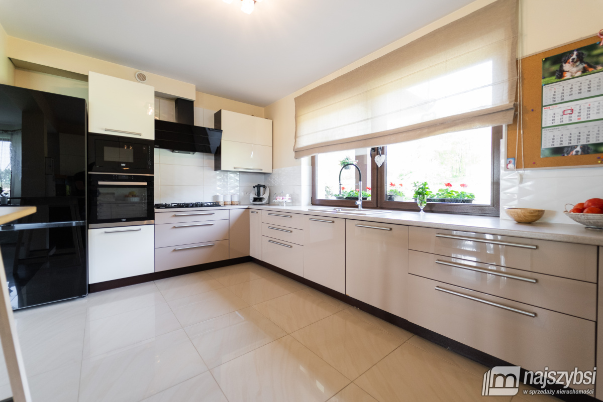 Przybiernów- dom z dużą działką (7)