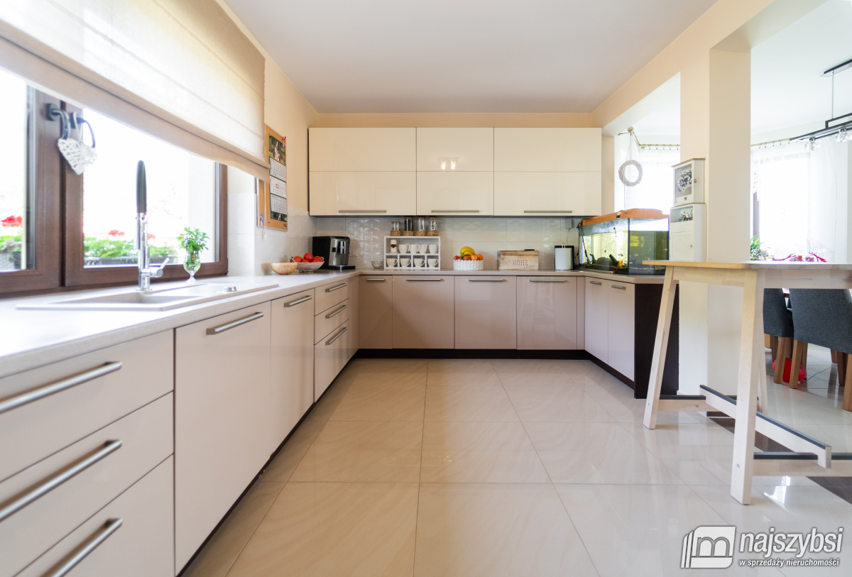 Przybiernów- dom z dużą działką (8)