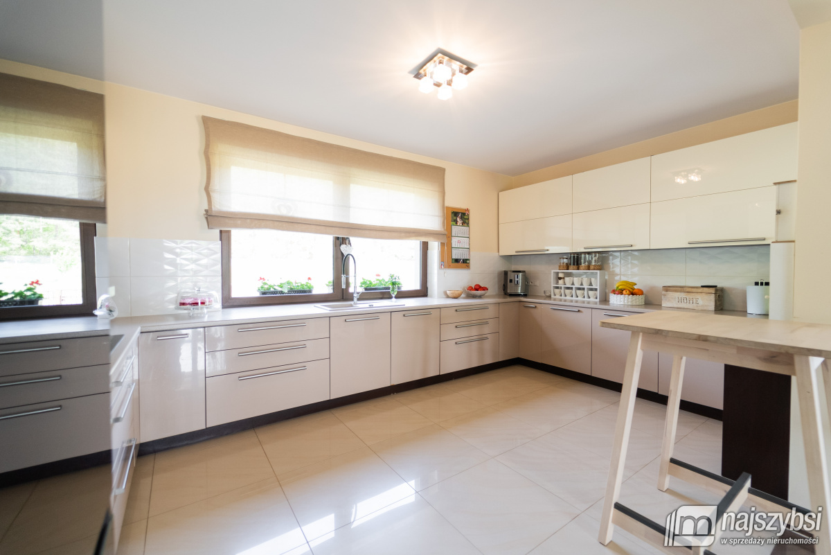 Przybiernów- dom z dużą działką (9)