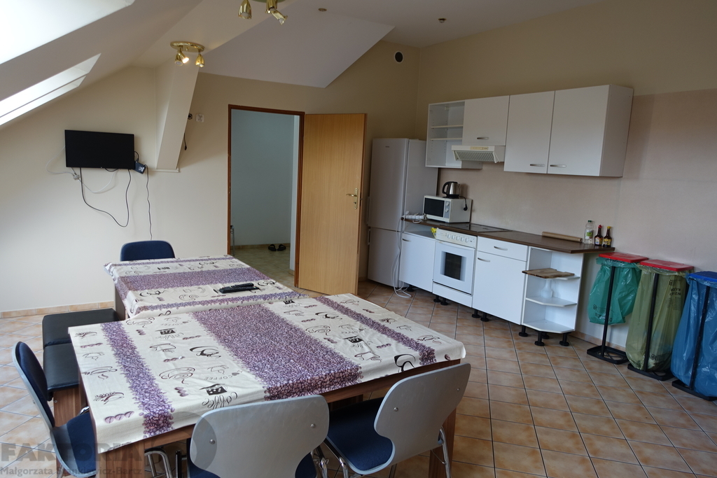 Budynek mieszkalny, 641,5 m2 działka 1503 m2 (30)