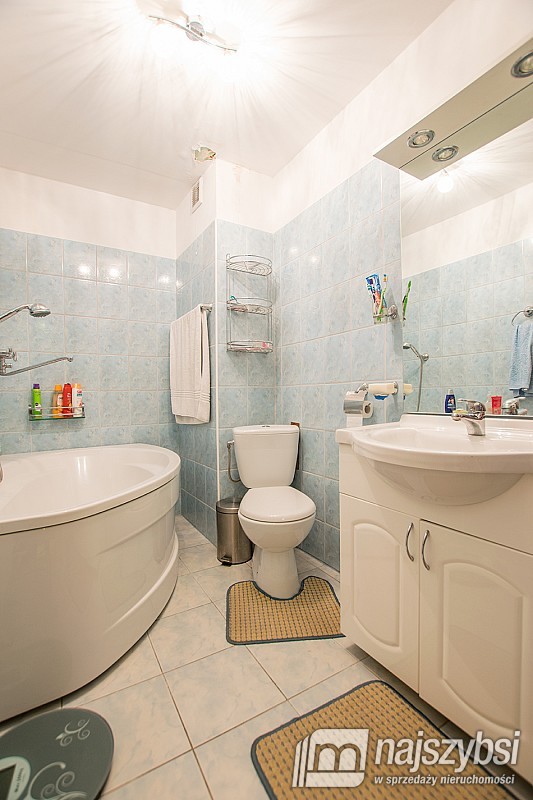 DOM WOLNO STOJĄCY Z DUŻĄ DZIAŁKĄ (10)