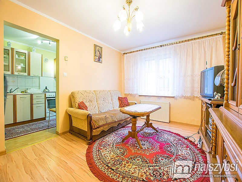 DOM WOLNO STOJĄCY Z DUŻĄ DZIAŁKĄ (4)