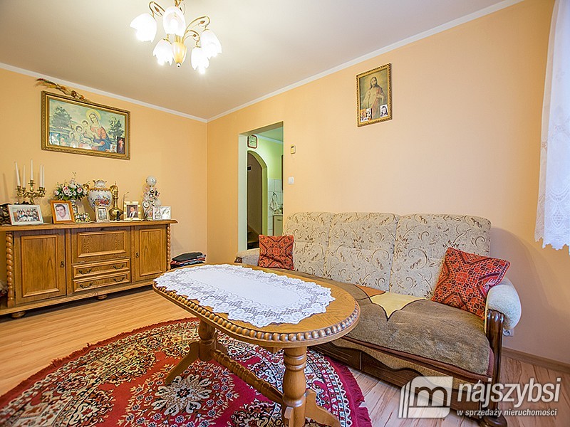 DOM WOLNO STOJĄCY Z DUŻĄ DZIAŁKĄ (5)