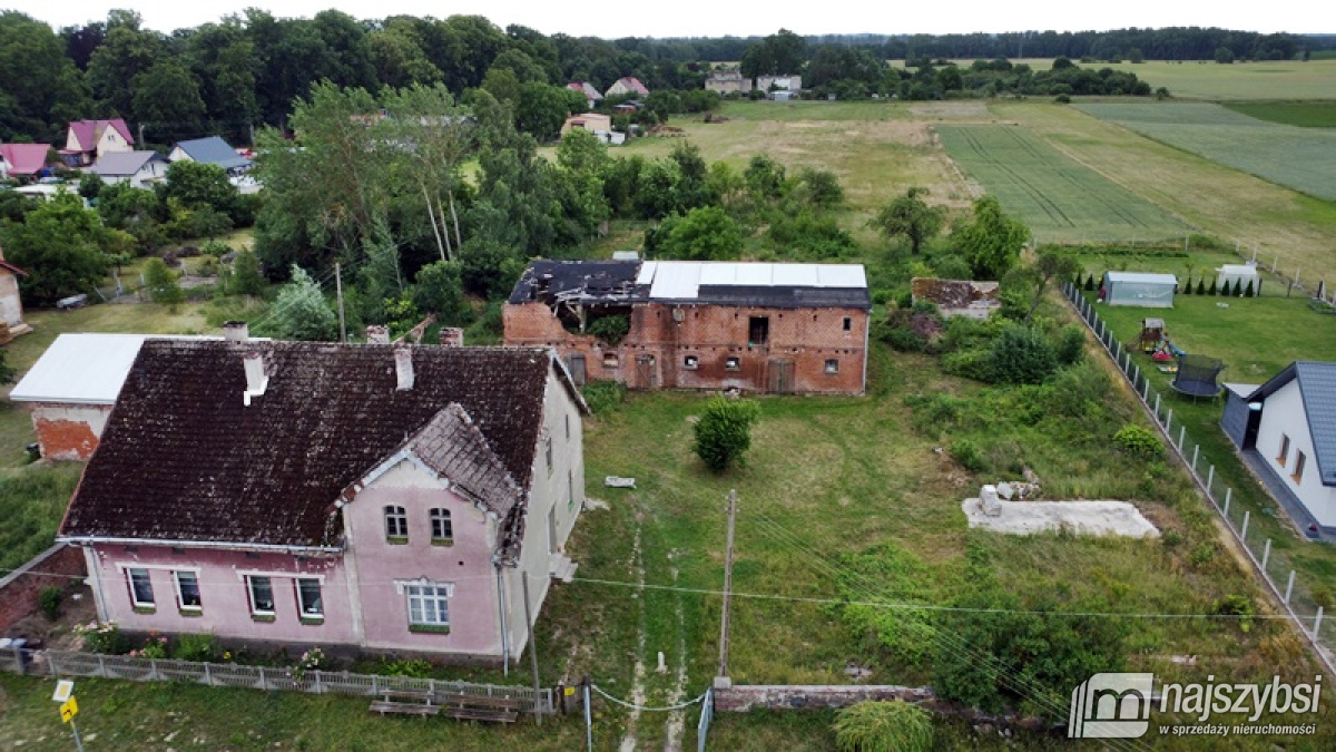 Węgorzyno okolica- poniemiecki dom na wsi (11)