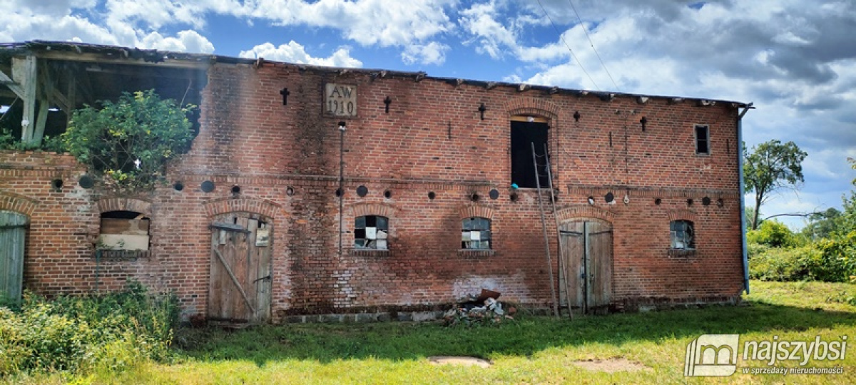 Węgorzyno okolica- poniemiecki dom na wsi (13)