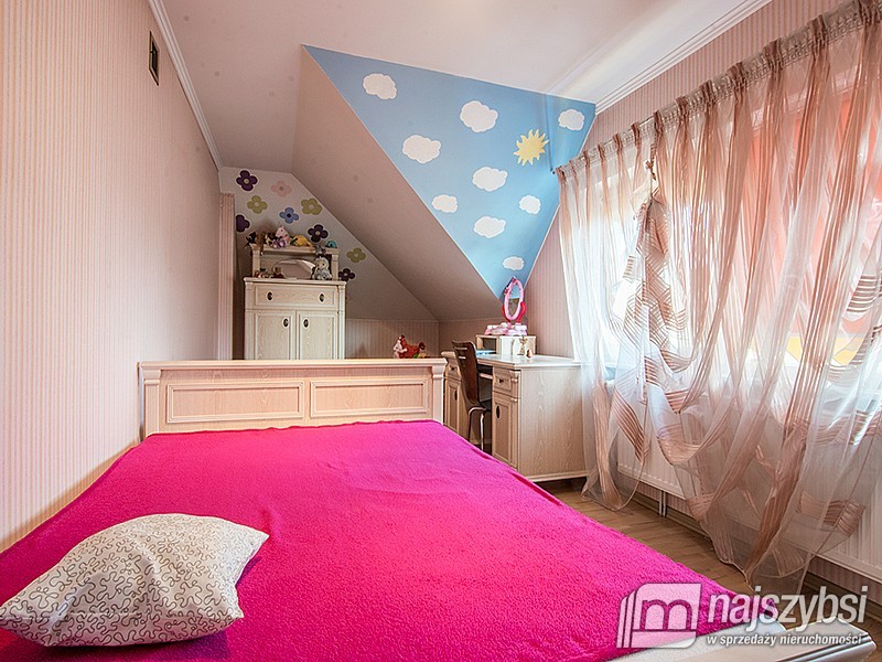 GOLENIÓW - dom z dwoma garażami na cichym osiedlu (12)