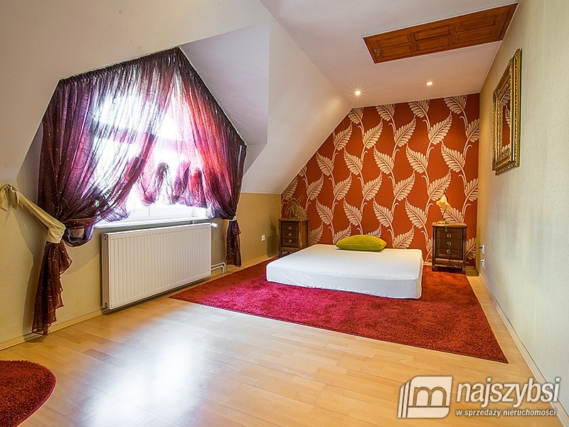 GOLENIÓW - dom z dwoma garażami na cichym osiedlu (13)