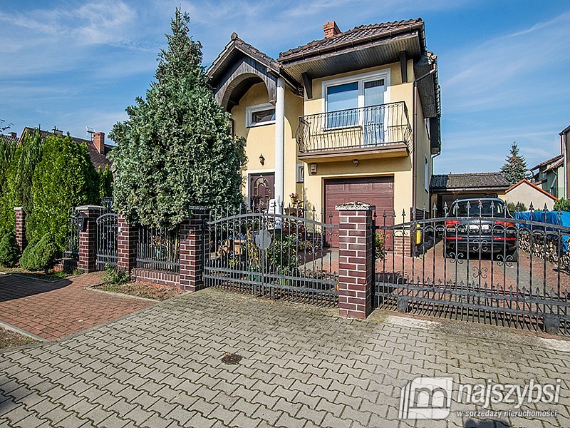 GOLENIÓW - dom z dwoma garażami na cichym osiedlu (2)