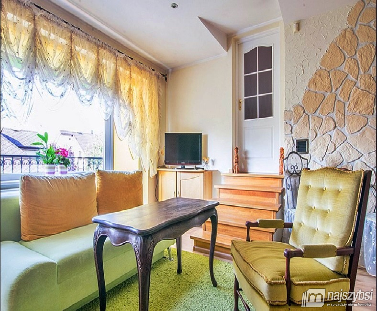 GOLENIÓW - dom z dwoma garażami na cichym osiedlu (21)